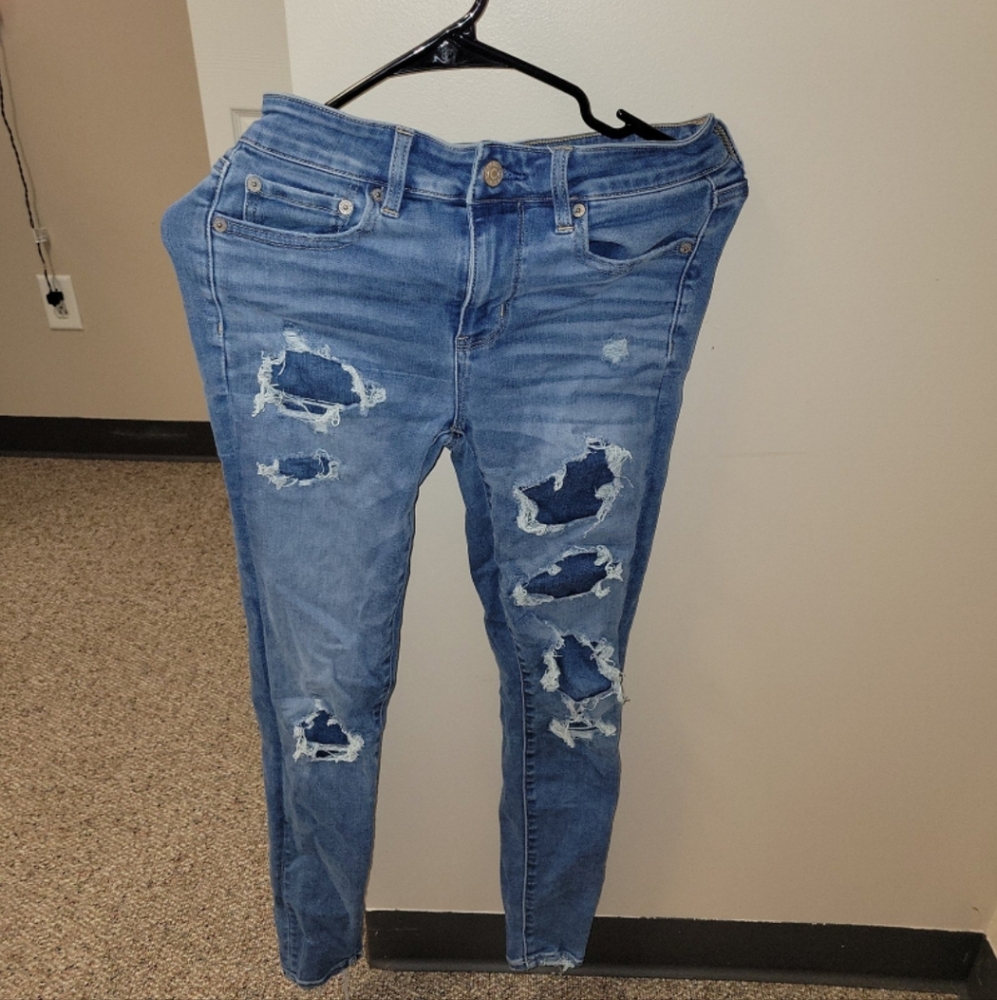 Distressed American Eagle Jeggings/Jeans